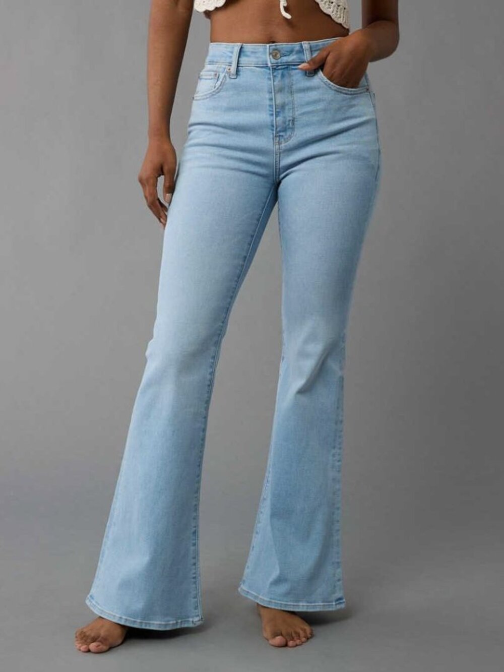 NWT American Eagle Women's Super High-Rise Flare Jean in Light Wash Blue Size 2